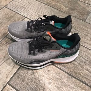 Saucony Mens Endorphin Shift 2 size 8.5 Brand New